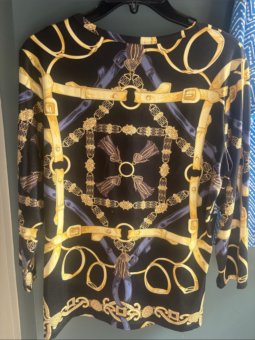 J. McLaughlin Black & Gold Chain Print Long Sleeve Top - Picture 5 of 10
